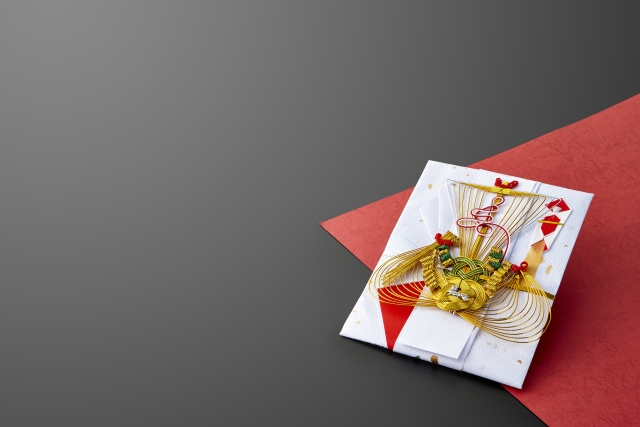 結婚祝いで喜ばれる正しいプレゼントの選び方|おすすめ商品も合わせて紹介